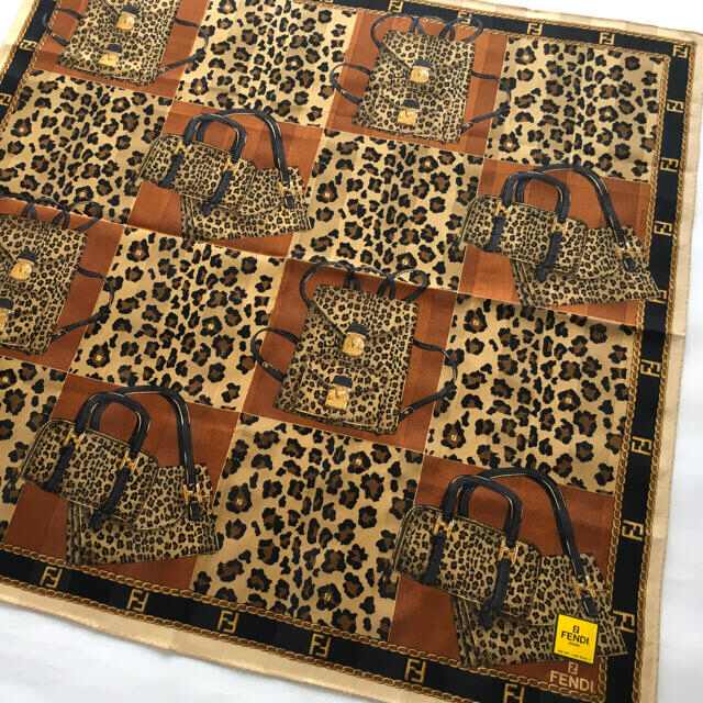 専用☆フェンディ 大判ハンカチ N,L,③☆新品未使用☆ 専用☆フェンディ 大判ハンカチ N,L,③☆新品未使用☆