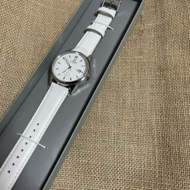 本日限り最終値下げLOBOR 腕時計 NEWYORK WOOSTER WHITE メンズの時計(腕時計(アナログ))の商品写真