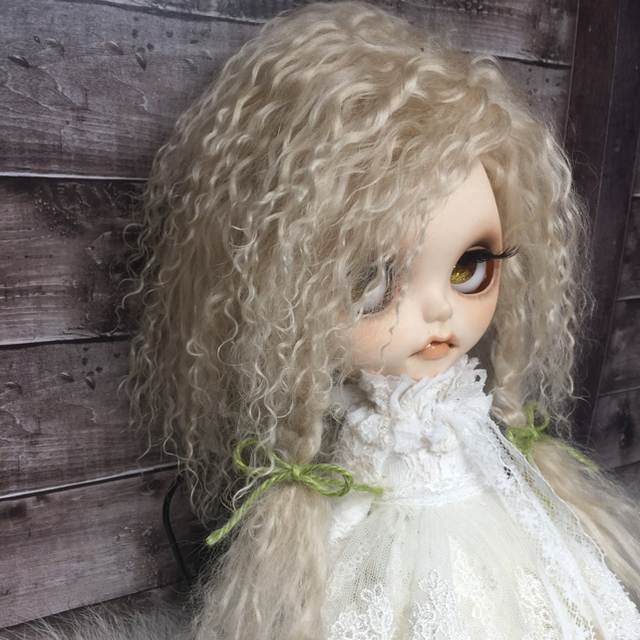 blythe _w-238ベージュ三つ編み✨チベットラムフルスキンウィッグ 1