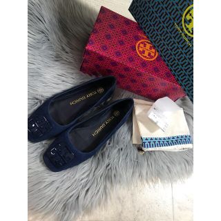 トリーバーチ(Tory Burch)の美品 トリーバーチ2021 最新作 ジョージア バレエ  36サイズ ネイビー(バレエシューズ)