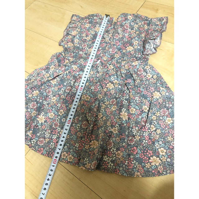 新品　女の子 90 ワンピース  ワンピ　リバティ　フリル　花柄　小花柄　ピンク キッズ/ベビー/マタニティのキッズ服女の子用(90cm~)(ワンピース)の商品写真