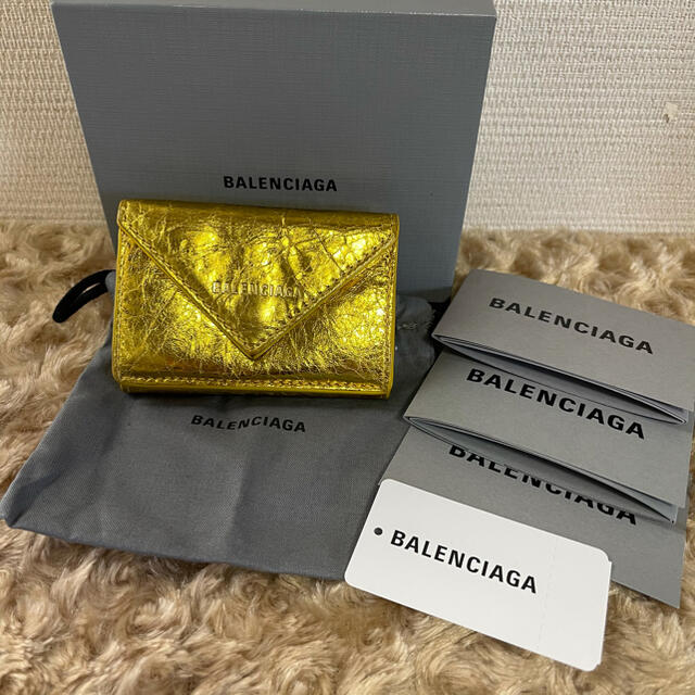 Balenciaga(バレンシアガ)の美品⭐️バレンシアガ　ペーパー　ミニウォレット　ゴールド レディースのファッション小物(財布)の商品写真