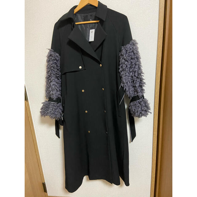 Riu Fur sleeve trench coat