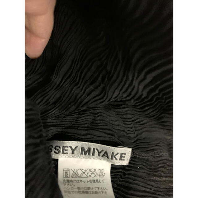 ISSEY MIYAKE(イッセイミヤケ)のイッセイミヤケ　シフォントップス&カーディガン美品（270） レディースのトップス(カーディガン)の商品写真