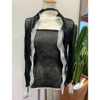 イッセイミヤケ(ISSEY MIYAKE)のイッセイミヤケ　シフォントップス&カーディガン美品（270）(カーディガン)