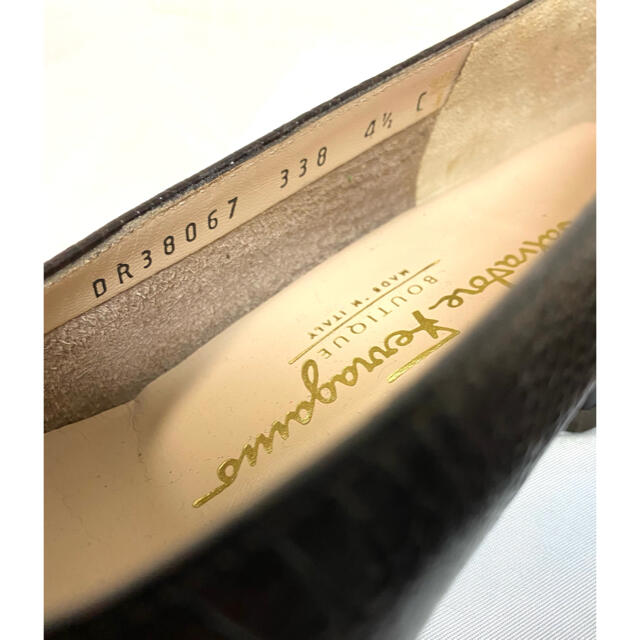 Salvatore Ferragamo(サルヴァトーレフェラガモ)のフェラガモ　クロコ型押しレザーリボンパンプス　ダ　4.5c   22cm レディースの靴/シューズ(ハイヒール/パンプス)の商品写真