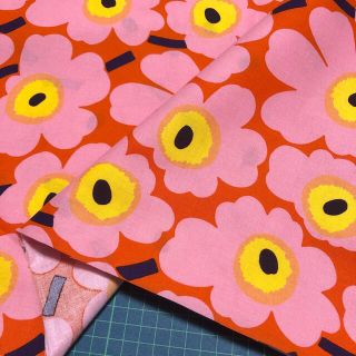 マリメッコ(marimekko)のshie様❤️専用 マリメッコ ミニウニッコ オレンジピンク2018夏限定カラー(生地/糸)