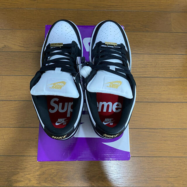 NIKE(ナイキ)の即日発送 21ss 26cm Supreme Nike SB Dunk Low メンズの靴/シューズ(スニーカー)の商品写真