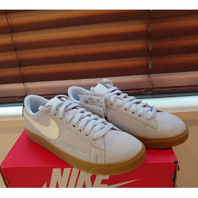 NIKE(ナイキ)の夏色 24cmナイキBLAZER スウェード レディースの靴/シューズ(スニーカー)の商品写真