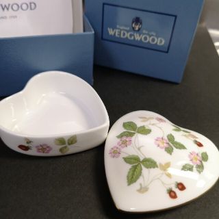 ウェッジウッド(WEDGWOOD)の《WEDGWOOD》ワイルドストロベリー🍓ハート型  小物入れ(小物入れ)