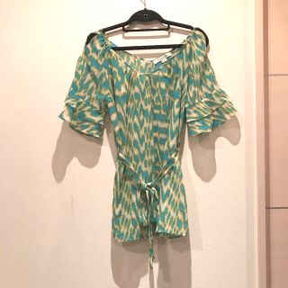 フォーエバートゥエンティーワン(FOREVER 21)のForever21 ブラウス　半袖　ターコイズブルー　袖デザイン　フリーサイズ(シャツ/ブラウス(半袖/袖なし))