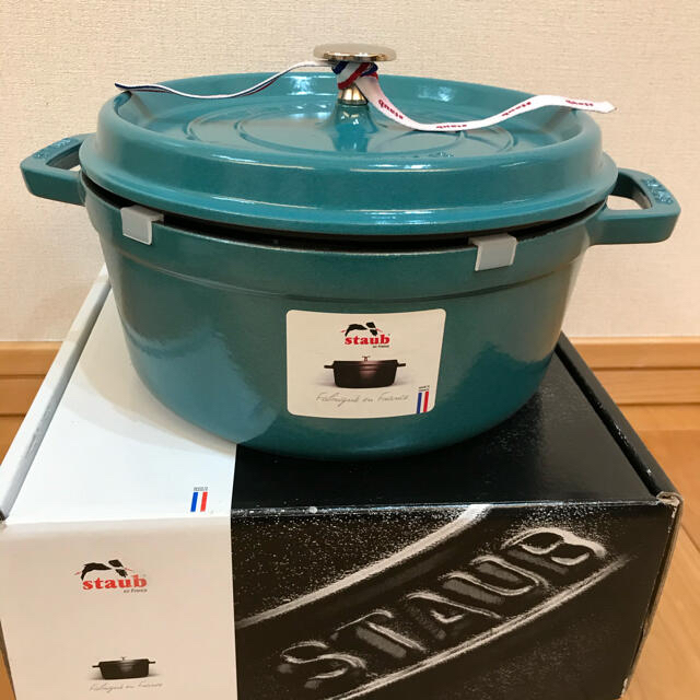 ラウンド STAUB ココットラウンド 24cm ミントの通販 by なお｜ストウブならラクマ - レア限定 staub たらお