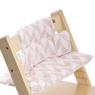 ストッケ(Stokke)のストッケ☆トリップトラップ クッション(撥水加工)☆ピンクシェブロン(その他)