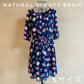 ナチュラルビューティーベーシック(NATURAL BEAUTY BASIC)のNATURAL BEAUTY BASIC/花柄ワンピース/紺×ピンク(ひざ丈ワンピース)