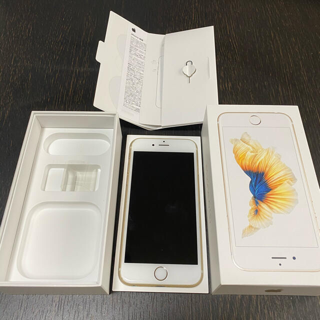 Apple(アップル)のiPhone6s 64GB ゴールド スマホ/家電/カメラのスマートフォン/携帯電話(スマートフォン本体)の商品写真