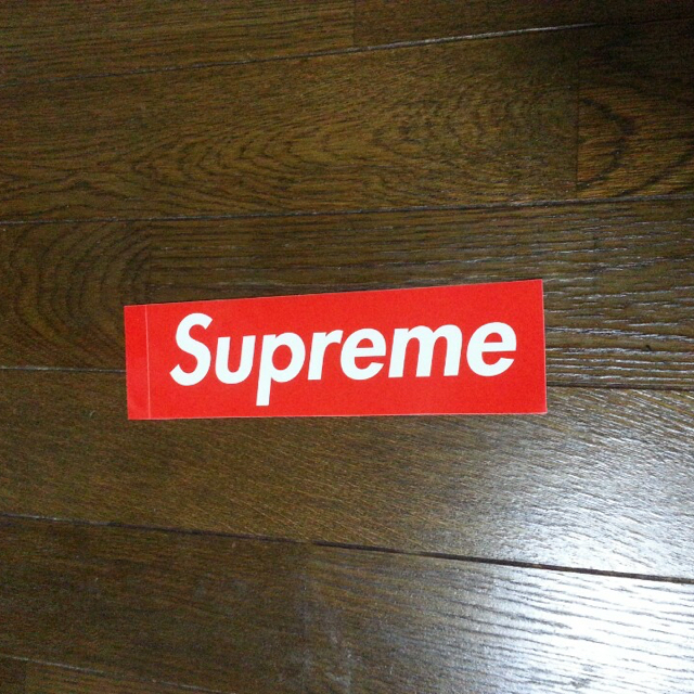 Supreme(シュプリーム)の正規品 ! SUPREME ステッカー 1枚 送料無料 メンズのメンズ その他(その他)の商品写真