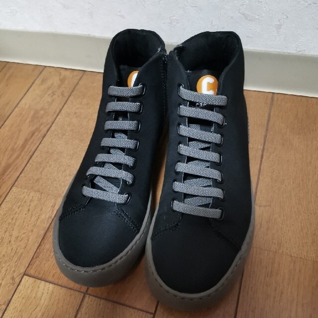 CAMPER(カンペール)のCAMPER　PEU 　TOURING　黒　中古品 レディースの靴/シューズ(スニーカー)の商品写真