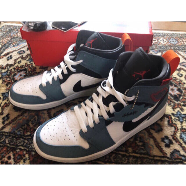 NIKE ナイキ jordan1 Mid Fearless Facetasmスニーカー