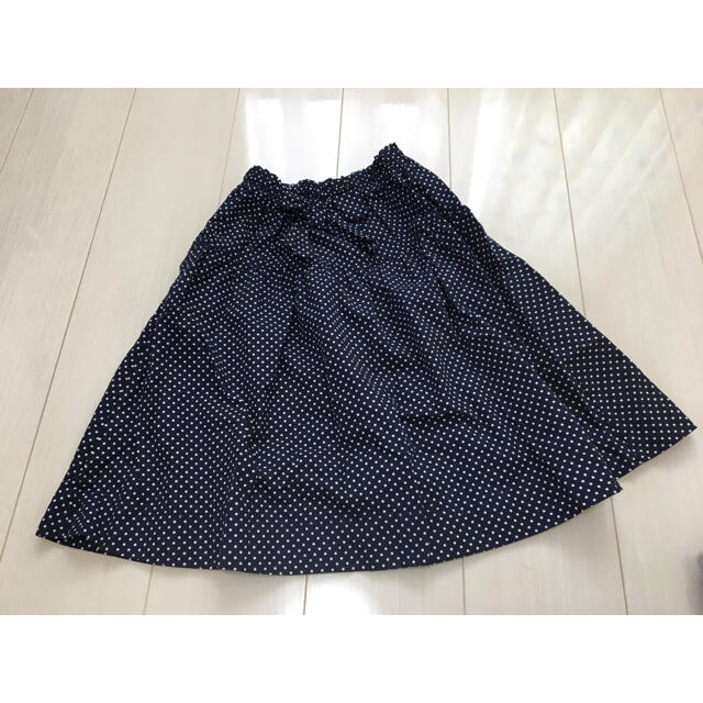 HusHush(ハッシュアッシュ)のHusHush ドットスカート 130cm 紺 キッズ/ベビー/マタニティのキッズ服女の子用(90cm~)(スカート)の商品写真