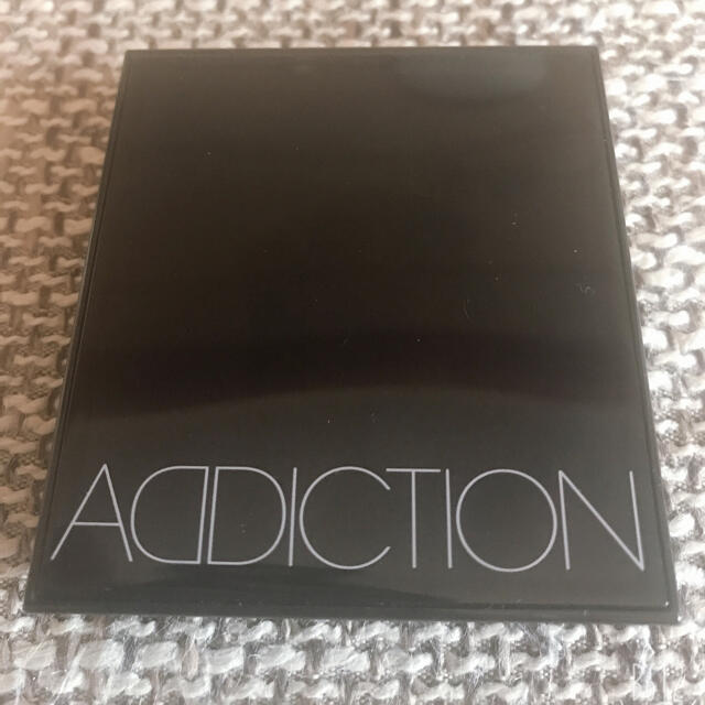 ADDICTION(アディクション)のADDICTION レディトゥウェアアイパレット 05 アイシャドウ コスメ/美容のベースメイク/化粧品(アイシャドウ)の商品写真