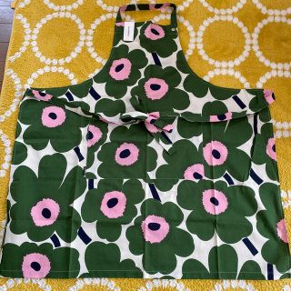 マリメッコ(marimekko)のちぇりコ様専用　マリメッコ　エプロン　ウニッコ　グリーン(収納/キッチン雑貨)