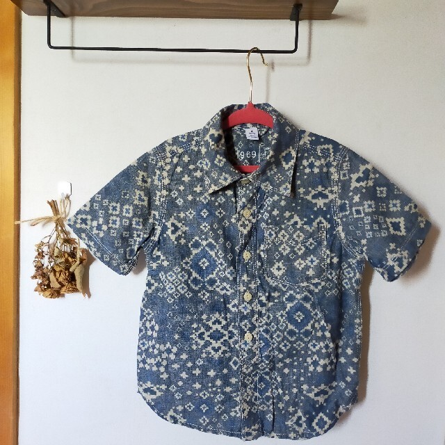 GAP(ギャップ)のGAPシャツ キッズ/ベビー/マタニティのキッズ服男の子用(90cm~)(ブラウス)の商品写真