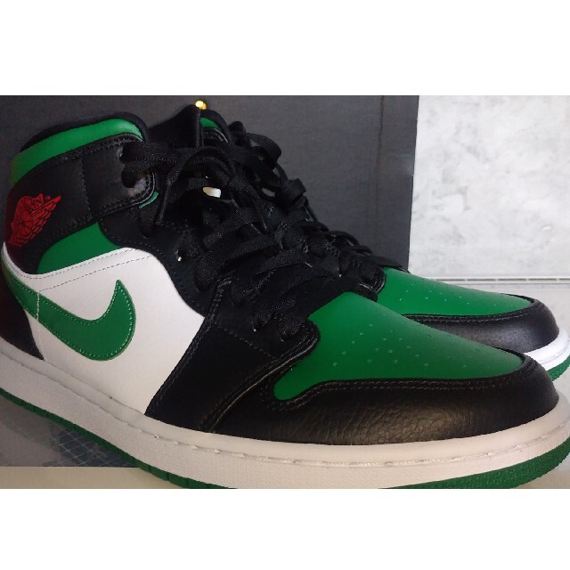 NIKE(ナイキ)のNIKE AIR JORDAN 1 MID ”PINE GREEN” メンズの靴/シューズ(スニーカー)の商品写真