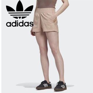 アディダス(adidas)のadidas レディース 3STショートパンツ　ベージュＬ(ショートパンツ)