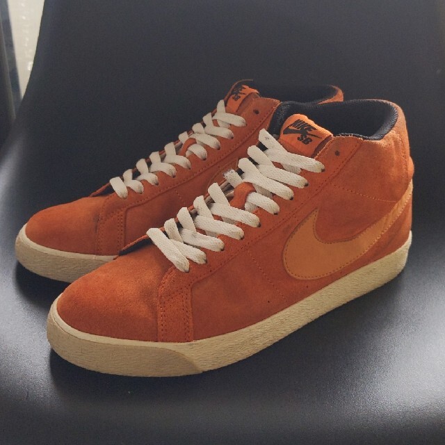 NIKE(ナイキ)のNIKE blazer  SB "ランス・マウンテン" ソーラーオレンジ メンズの靴/シューズ(スニーカー)の商品写真