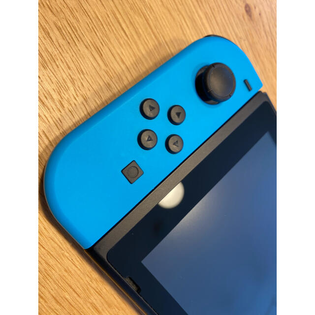 Nintendo Switch(ニンテンドースイッチ)のNintendo Switch Joy-Con (L) ネオンブルー/ (R)  エンタメ/ホビーのゲームソフト/ゲーム機本体(家庭用ゲーム機本体)の商品写真