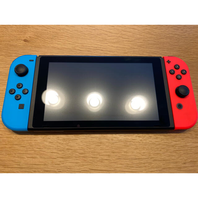 Nintendo Switch(ニンテンドースイッチ)のNintendo Switch Joy-Con (L) ネオンブルー/ (R)  エンタメ/ホビーのゲームソフト/ゲーム機本体(家庭用ゲーム機本体)の商品写真