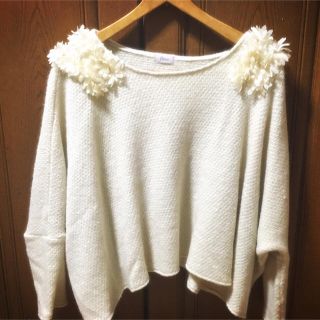 フラワー(flower)のflower（フラワー）shoulder fluff top(ニット/セーター)