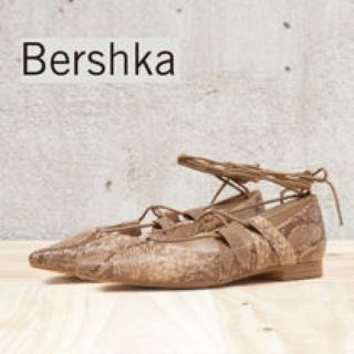 ベルシュカ(Bershka)のパイソン柄 シューズ(ハイヒール/パンプス)