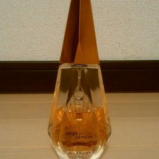 ジバンシィ(GIVENCHY)の入手困難！ジバンシー香水アンジュデモンシークレットポエジー オーデパルファム(香水(女性用))