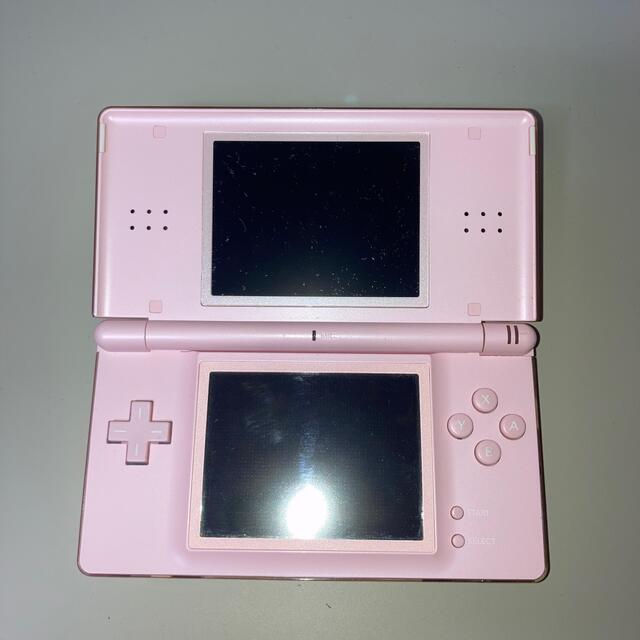 ニンテンドーDS(ニンテンドーDS)のds lite ノーブルピンク　タッチペンなし、充電器・gbaケースあり。 エンタメ/ホビーのゲームソフト/ゲーム機本体(携帯用ゲーム機本体)の商品写真