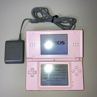 ニンテンドーDS(ニンテンドーDS)のds lite ノーブルピンク　タッチペンなし、充電器・gbaケースあり。(携帯用ゲーム機本体)