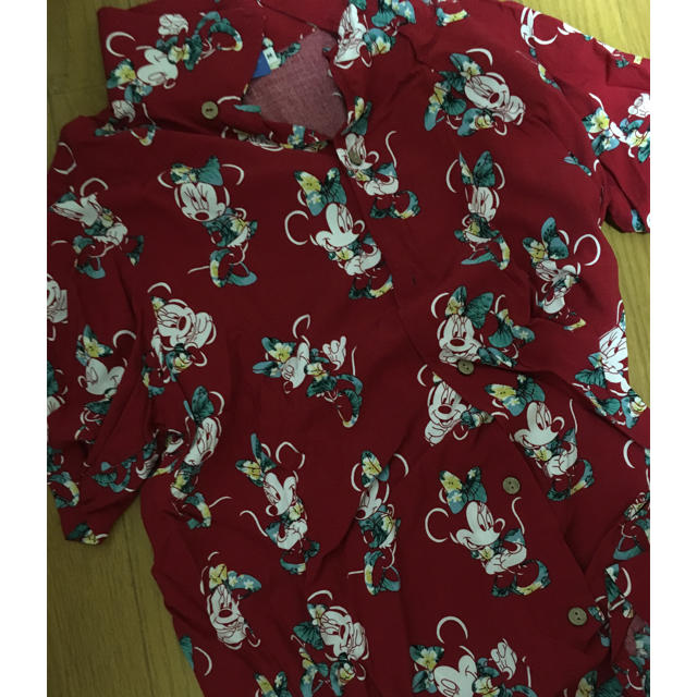 Disney(ディズニー)のミニーちゃんアロハシャツ レディースのトップス(シャツ/ブラウス(半袖/袖なし))の商品写真
