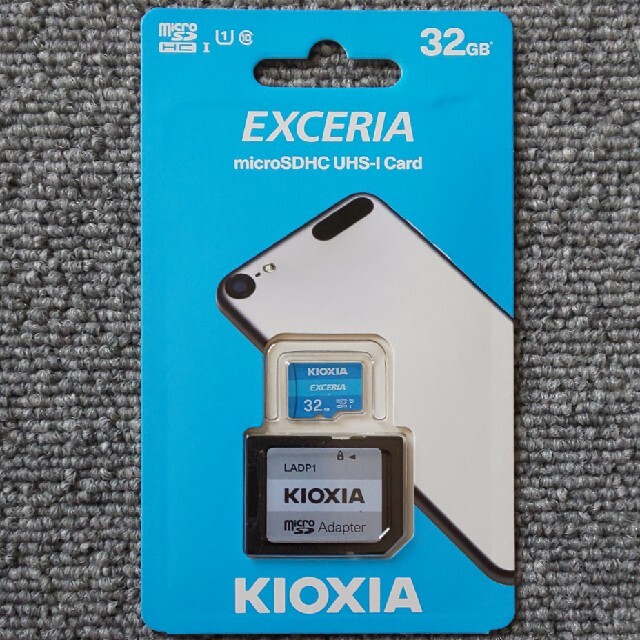 東芝(トウシバ)のKIOXIA microSDカード 32GB（アダプター付） スマホ/家電/カメラのスマートフォン/携帯電話(その他)の商品写真