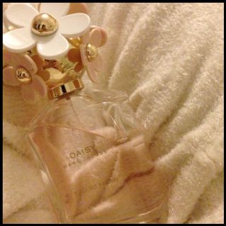 マークジェイコブス(MARC JACOBS)のDAISY*マークジェイコブス☆香水(香水(女性用))