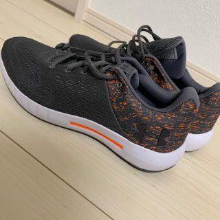 アンダーアーマー(UNDER ARMOUR)のスニーカー　アンダーアーマー(スニーカー)