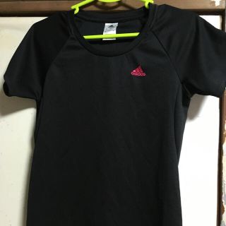 アディダス(adidas)のadidas 半袖(Tシャツ(半袖/袖なし))