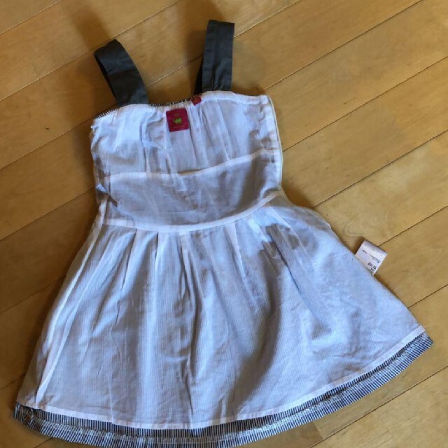 UNIQLO(ユニクロ)のUNIQLO　undercover★ワンピース120 キッズ/ベビー/マタニティのキッズ服女の子用(90cm~)(ワンピース)の商品写真