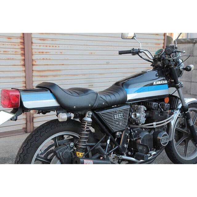 【481】 新品 リベット付  黒 Z400FX タックロールシート  ブラック