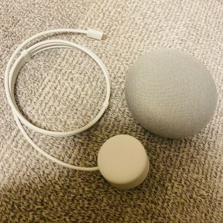 グーグル(Google)のgoogle home mini グレー　ホワイト　スマートスピーカー(スピーカー)