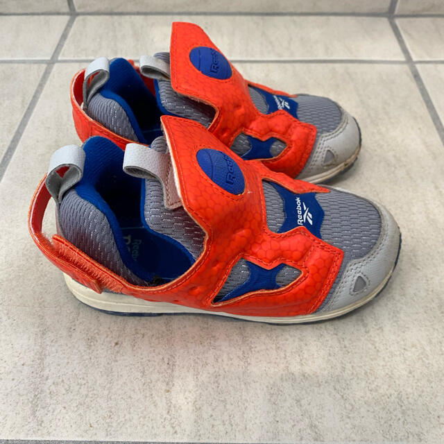 Reebok(リーボック)のリーボック　ポンプフューリー　14 赤 キッズ/ベビー/マタニティのベビー靴/シューズ(~14cm)(スニーカー)の商品写真