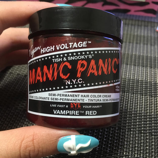 マニックパニック ヴァンパイアレッド コスメ/美容のヘアケア/スタイリング(カラーリング剤)の商品写真