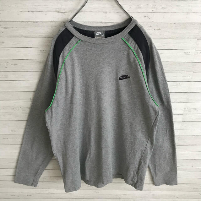 NIKE(ナイキ)の【激レア】ナイキ☆ワンポイント刺繍ロゴ ロンT 90s ゆるダボ 古着 メンズのトップス(Tシャツ/カットソー(七分/長袖))の商品写真