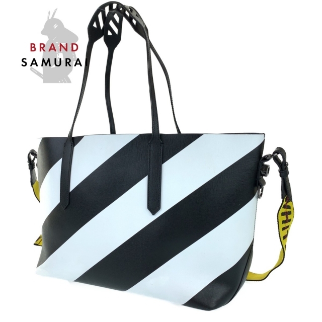 OFF-WHITE(オフホワイト)のオフホワイト ショルダーバッグ トートバッグ 104027 メンズのバッグ(トートバッグ)の商品写真