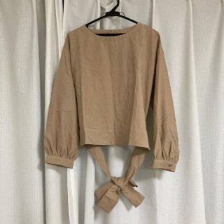 グレイル(GRL)の新品・未使用　GRL グレイル　後ろリボントップス(シャツ/ブラウス(長袖/七分))