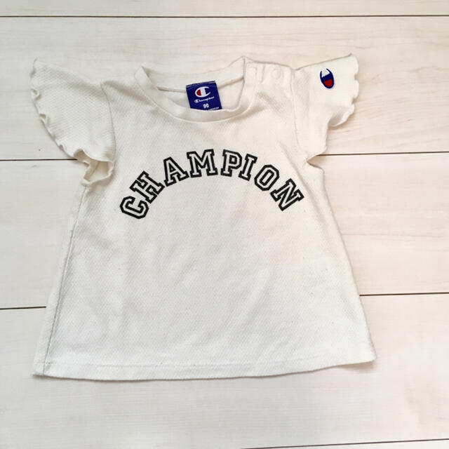 Champion(チャンピオン)のチャンピオン　champion フレアスリーブカットソー　90 キッズ/ベビー/マタニティのキッズ服女の子用(90cm~)(Tシャツ/カットソー)の商品写真